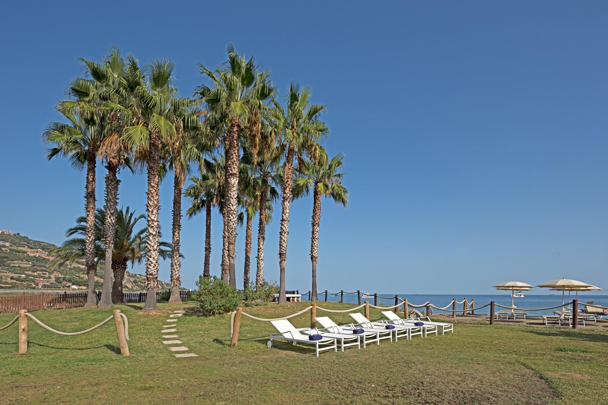 Aregai Marina & Hotel 4*