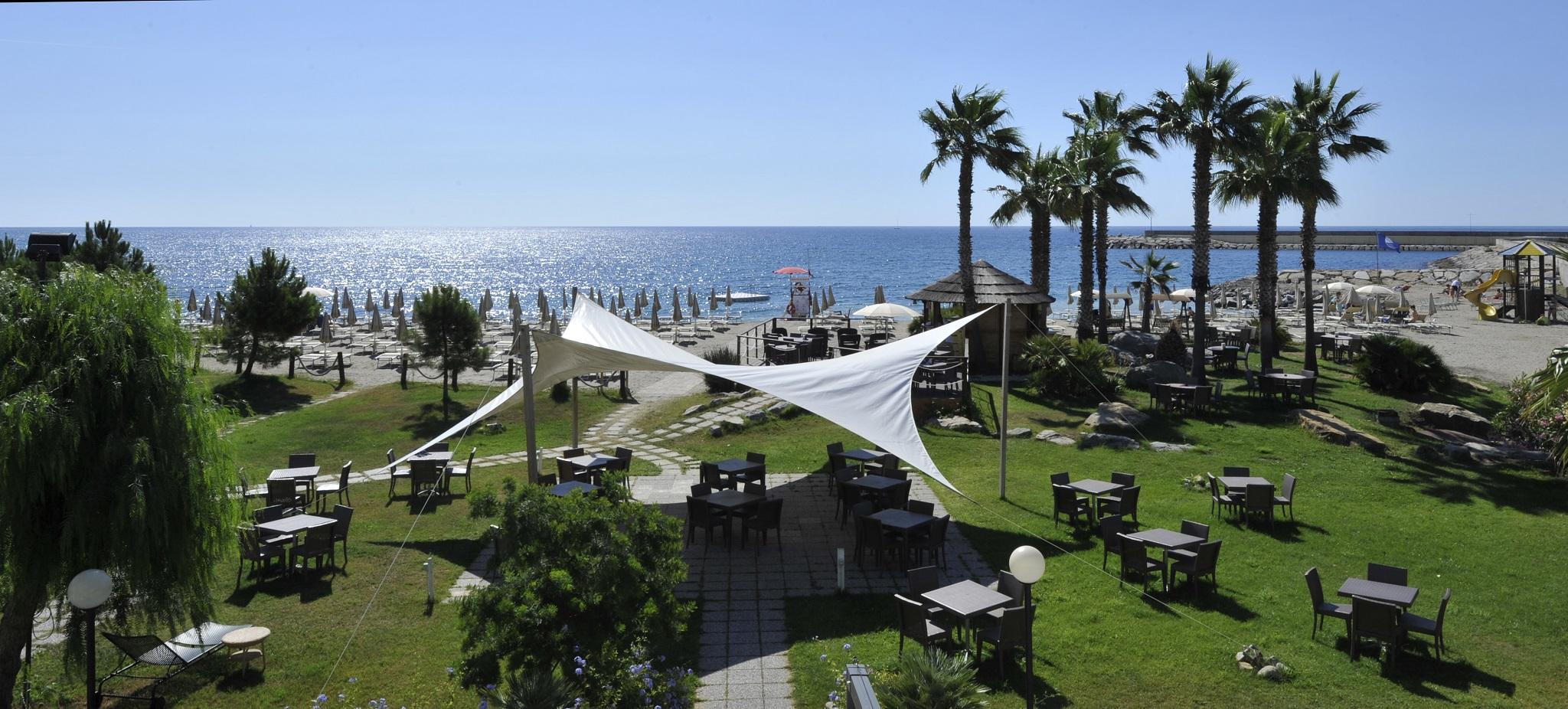 Aregai Marina & Hotel 4*